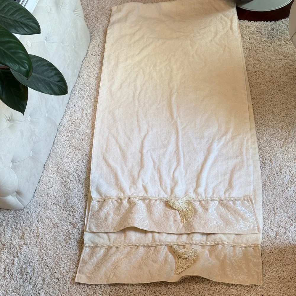 Cream Tassel scroll decorative bathroom towel hand towel washrag new Bed bath